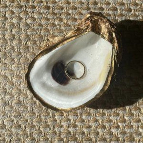 Large Gold Oyster Shell Jewelry Dish - Picture 2 of 3